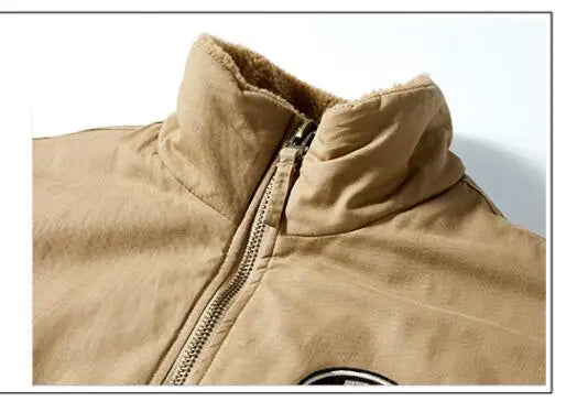 High Quality Male Loose Warm Parkas Outwear Casual Winter CoatMen Winter Bomber Jackets Multi-pocket Tooling Coats Down Jackets